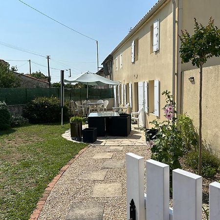Les Tremieres Βίλα Le Thou Εξωτερικό φωτογραφία