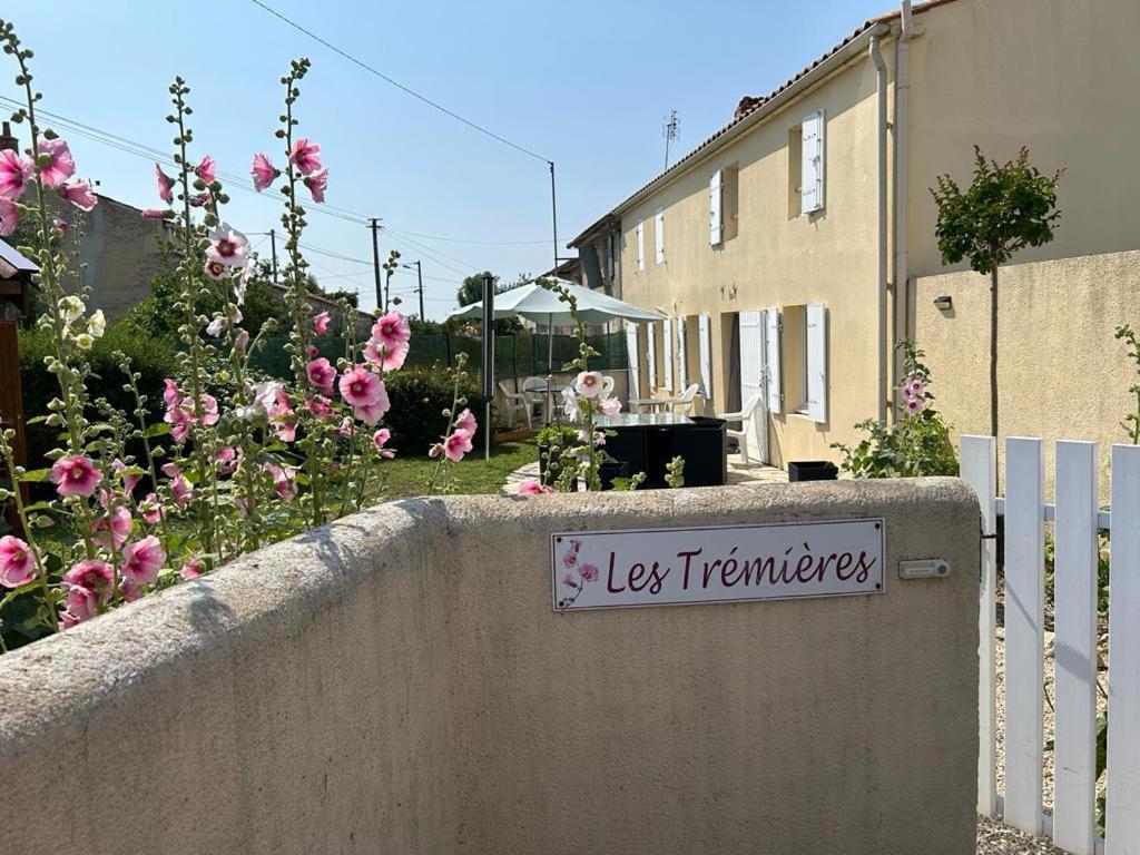 Les Tremieres Βίλα Le Thou Εξωτερικό φωτογραφία